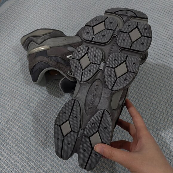 New Balance 9060 Sneakers In Dark Grey - Picture 3 of 8